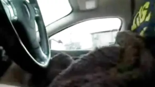 Fierbinte si porno pule mici sexy bruneta devine ales si suge pula ca un pro