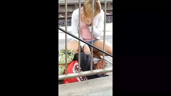 Fermecător belle impresioneaza tip fierbinte cu pule mari in pizde mici sex activ