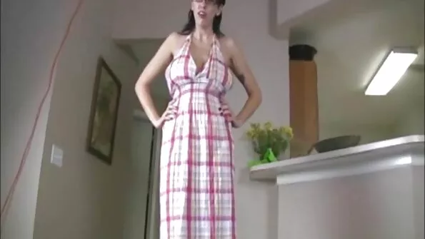 Tânărul face pizde mici porno mama vitregă înainte de tatăl vitreg