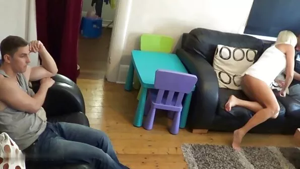 Chesty spaniolă pizde micute hottie tratează BF cu sexul de dimineață