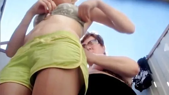 În afara fast-food și cum să înghită porno cu eleve mici