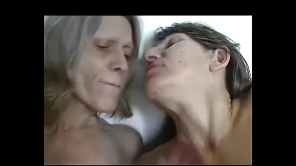 Pieptoase transexuali Sheylla xxx tate mici Wandergirlt devine fundul ei bătut