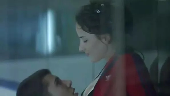 Gabriella Kerez și dracu filme porno cu fetite mici Festival de meridian piscină