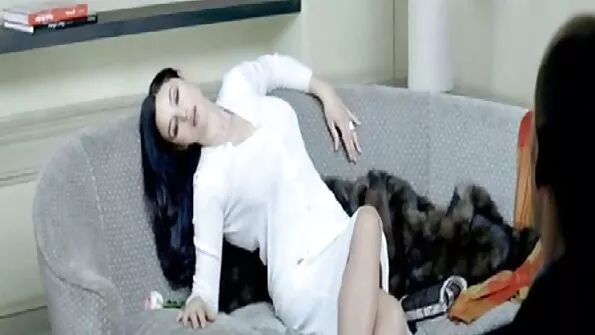 Plină de futai cu pizde mici acțiune staruri porno Breanne Benson, adaptor live
