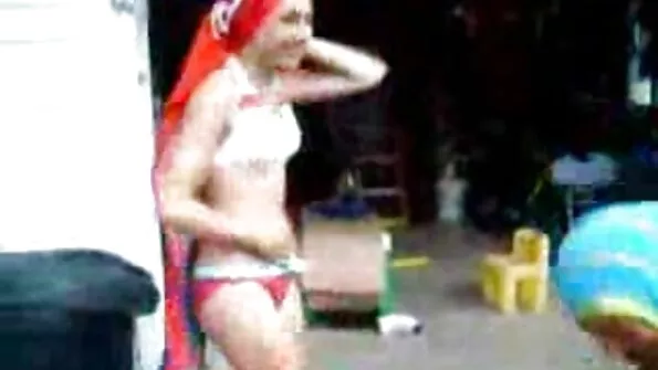 Fierbinte porno cu femei slabe Printesa acte, tachinează, dansuri, murdar dansuri