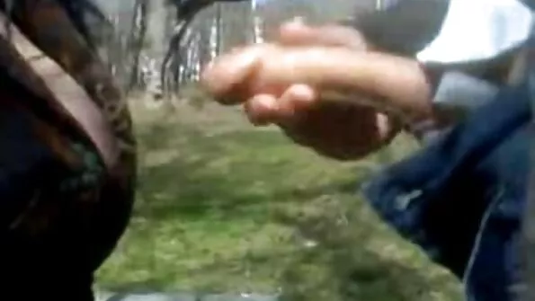 Pentru a face bani, o femeie trebuie să filme porno cu pizde mici sugă și dracu