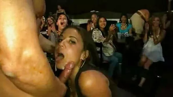 Forța porno cu femei slabe hentai-Fecioara