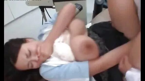 Excitat teen Vicki Chase iubește obtinerea pasarica lins de pizdemici tatăl ei vitreg