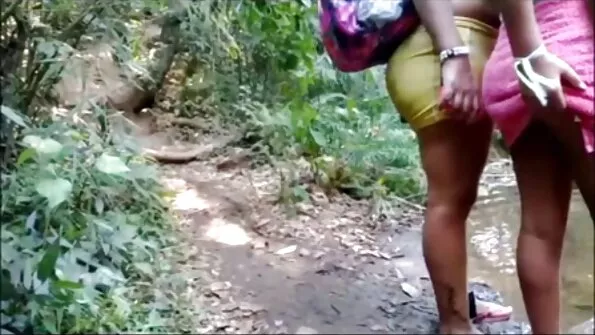 Iubitul devine entuziasmat porno cu pule mici de mama vitregă Pasarica