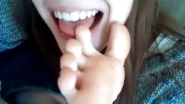 Vinna Reed atrage Sarah Kay în sex pentru bani porno tate mici