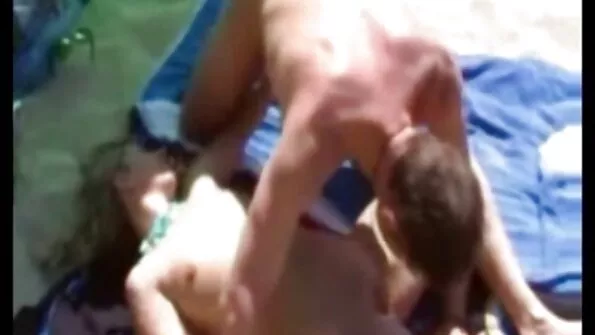 Des jeunes baisent la porno tate mici representante a domiciliului
