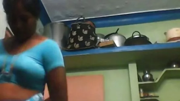 Pula tare ajută Blonda atinge orgasmul porno cu eleve mici dorit