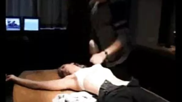 Fratele pierde pizde micute controlul și cums în interiorul frate vagin