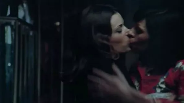 Lesbiene ulei pizdemici de masaj minunat căsătorit Kazusa