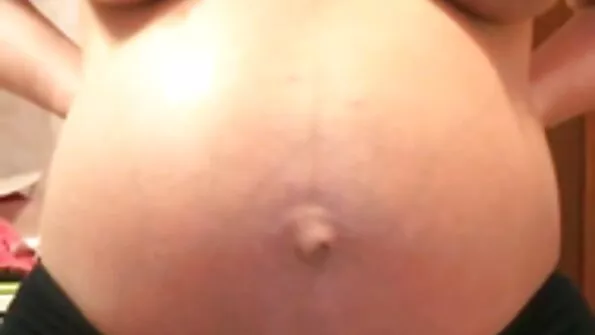 Bunica se bucură porno cu penisuri mici de sculă mare și neagră