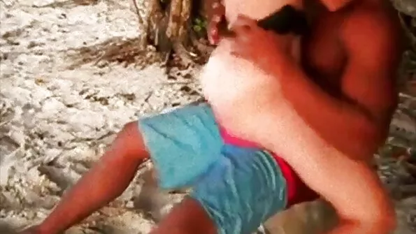 Blonda pizde goale mici excitata si Ava iubește sex fara preludiu sex anal